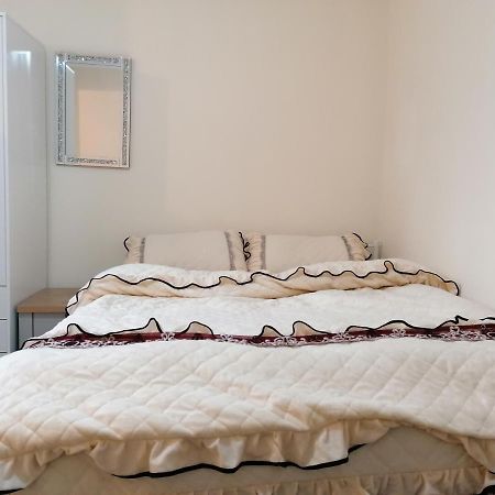 Self-Contained Studio Flat Bathrooms Kitchens Upgrade Locations To City Centre 15 Minutes Walking Distance Nottingham Universities Queen Hospitals City Hospitals ภายนอก รูปภาพ