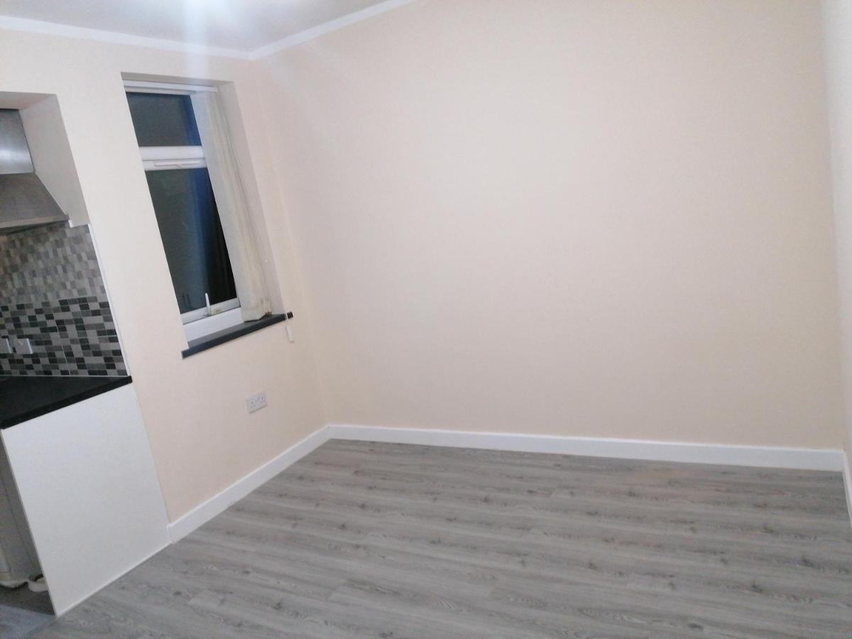 Self-Contained Studio Flat Bathrooms Kitchens Upgrade Locations To City Centre 15 Minutes Walking Distance Nottingham Universities Queen Hospitals City Hospitals ภายนอก รูปภาพ