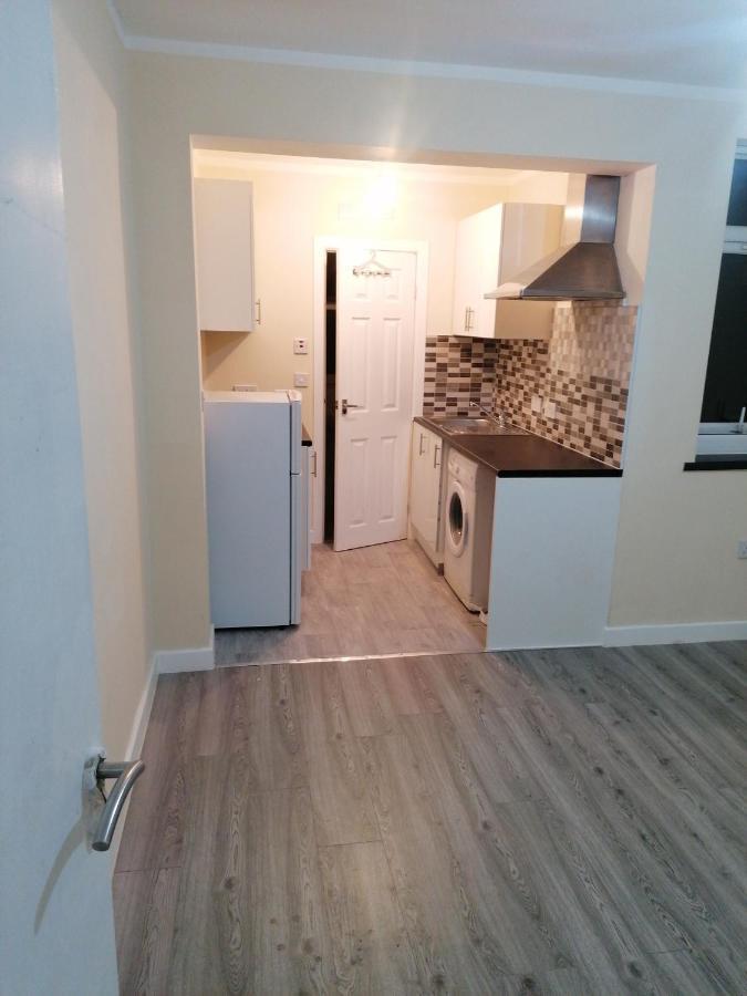 Self-Contained Studio Flat Bathrooms Kitchens Upgrade Locations To City Centre 15 Minutes Walking Distance Nottingham Universities Queen Hospitals City Hospitals ภายนอก รูปภาพ