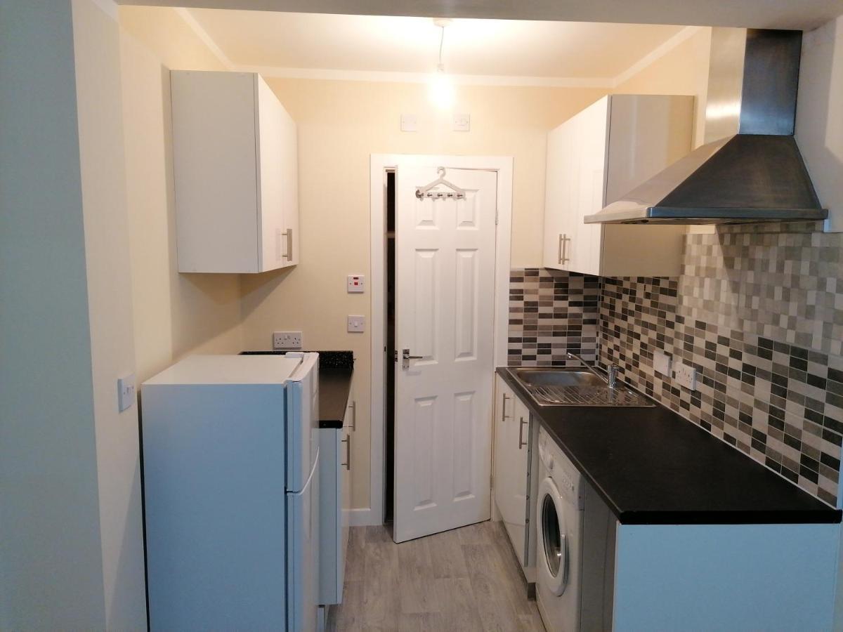 Self-Contained Studio Flat Bathrooms Kitchens Upgrade Locations To City Centre 15 Minutes Walking Distance Nottingham Universities Queen Hospitals City Hospitals ภายนอก รูปภาพ