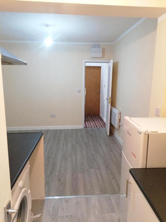Self-Contained Studio Flat Bathrooms Kitchens Upgrade Locations To City Centre 15 Minutes Walking Distance Nottingham Universities Queen Hospitals City Hospitals ภายนอก รูปภาพ
