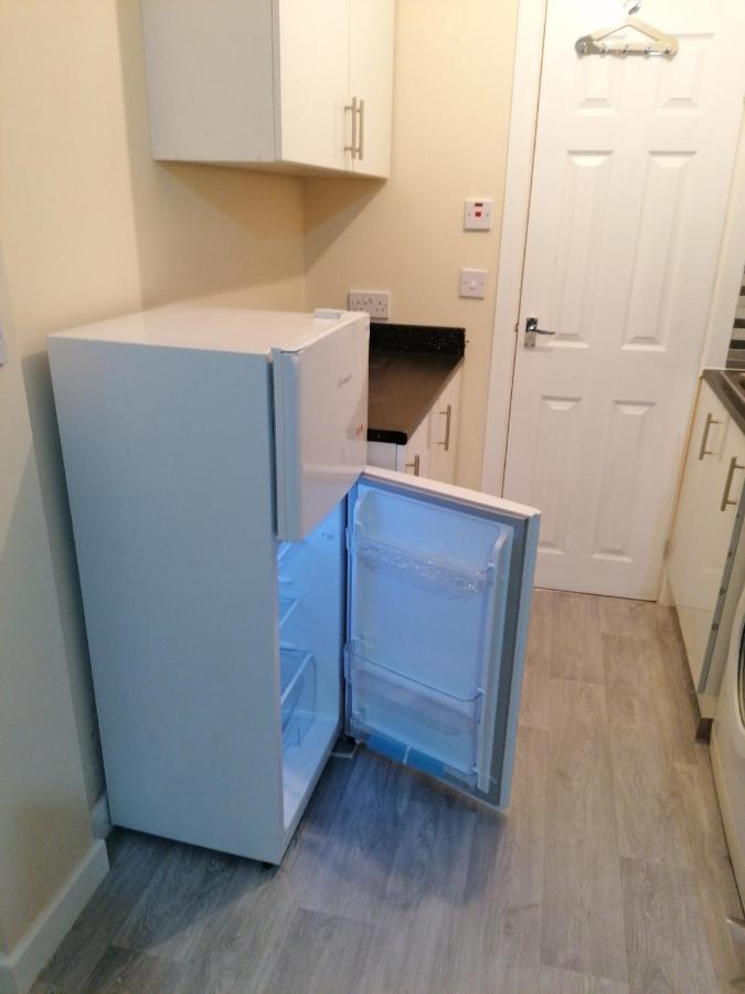 Self-Contained Studio Flat Bathrooms Kitchens Upgrade Locations To City Centre 15 Minutes Walking Distance Nottingham Universities Queen Hospitals City Hospitals ภายนอก รูปภาพ