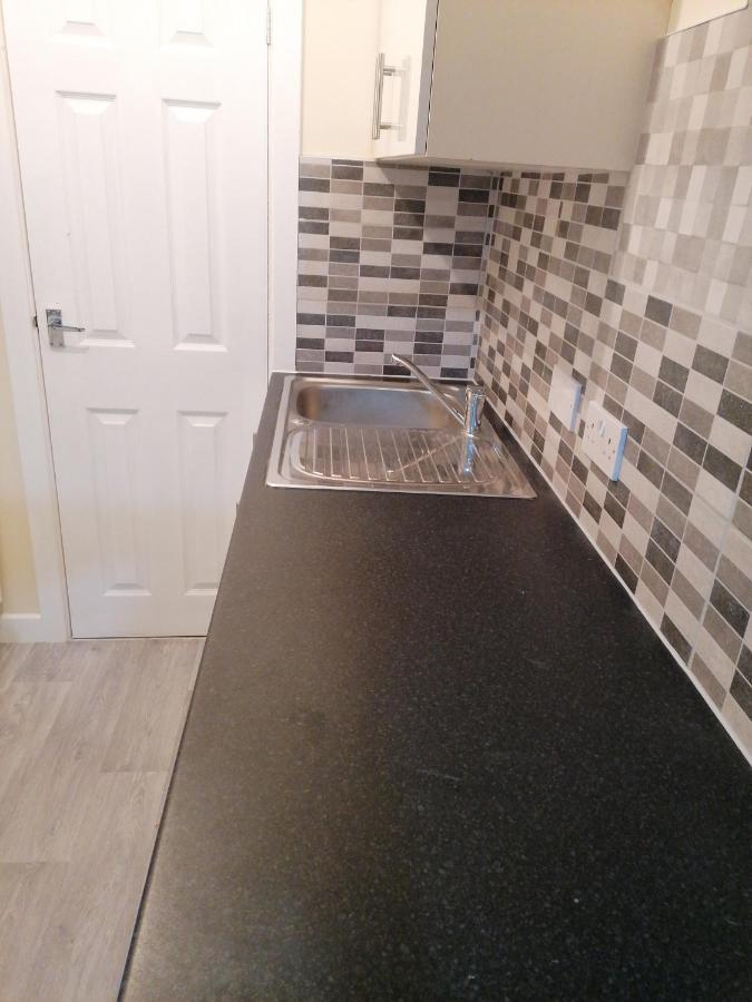 Self-Contained Studio Flat Bathrooms Kitchens Upgrade Locations To City Centre 15 Minutes Walking Distance Nottingham Universities Queen Hospitals City Hospitals ภายนอก รูปภาพ