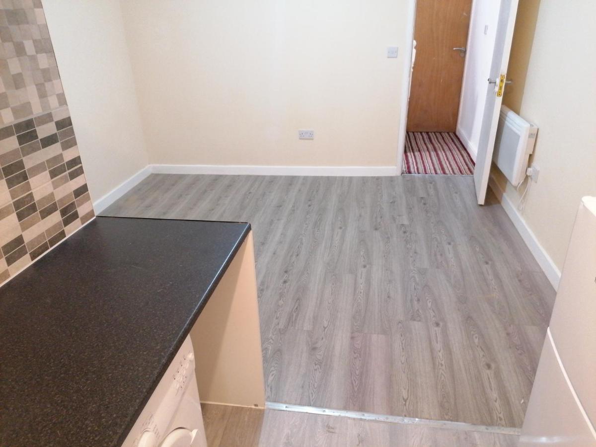 Self-Contained Studio Flat Bathrooms Kitchens Upgrade Locations To City Centre 15 Minutes Walking Distance Nottingham Universities Queen Hospitals City Hospitals ภายนอก รูปภาพ